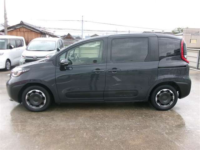 Toyota Sienta 2