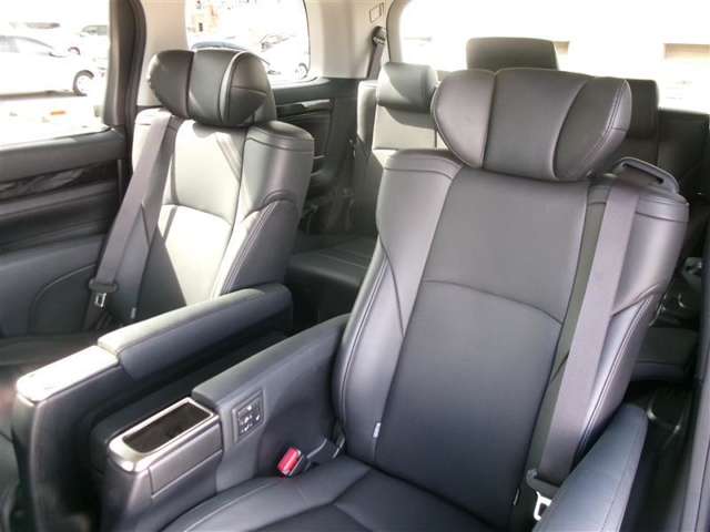 Toyota Alphard 11