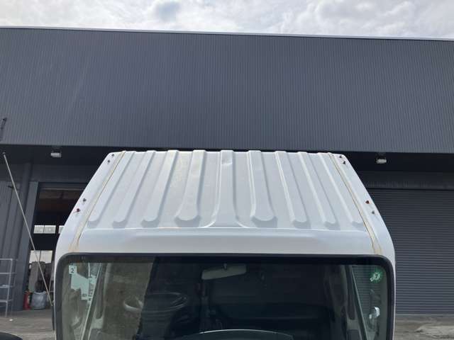 Isuzu Elf 12