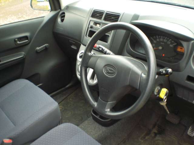 Daihatsu Mira 11
