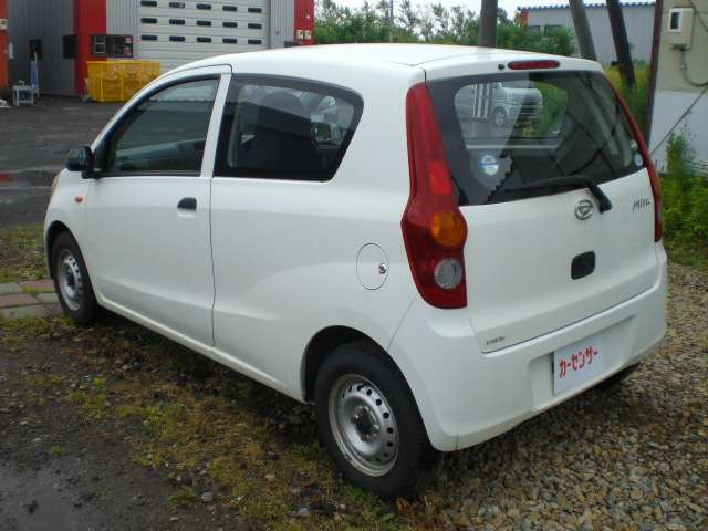 Daihatsu Mira 5