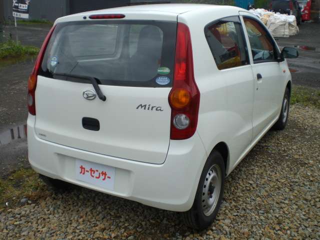 Daihatsu Mira 7