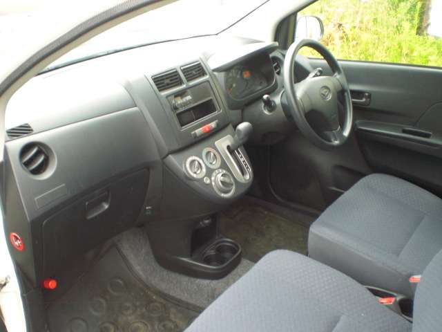 Daihatsu Mira 10