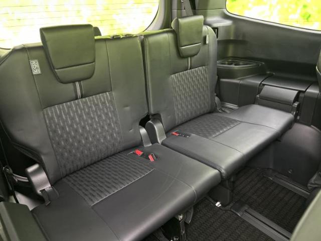 Toyota Noah 8