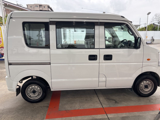 Suzuki Every 8