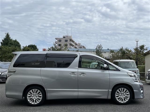 Toyota Vellfire 11