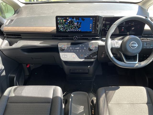 Nissan Serena 2