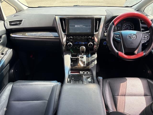 Toyota Vellfire 5