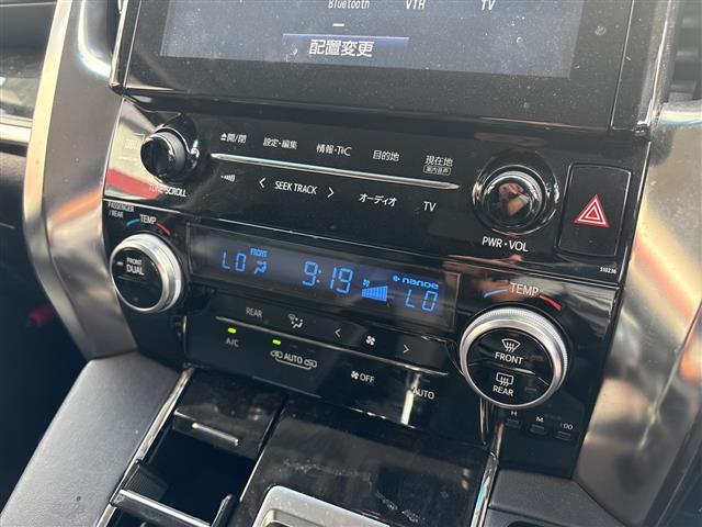 Toyota Vellfire 10