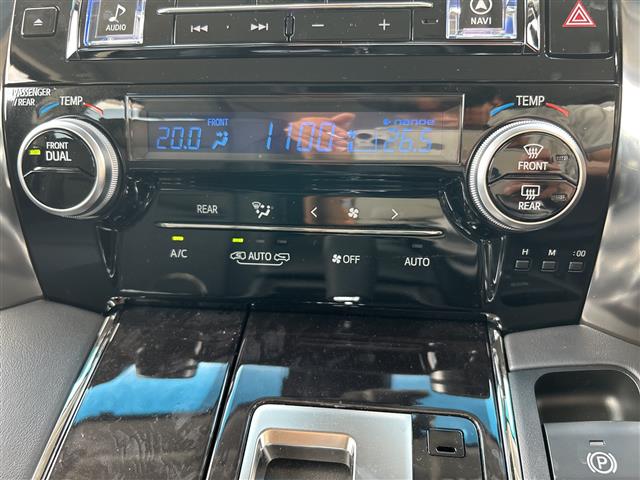 Toyota Vellfire 12