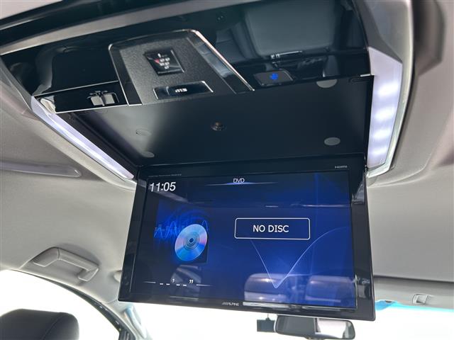 Toyota Vellfire 3