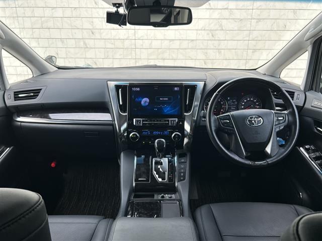 Toyota Vellfire 6