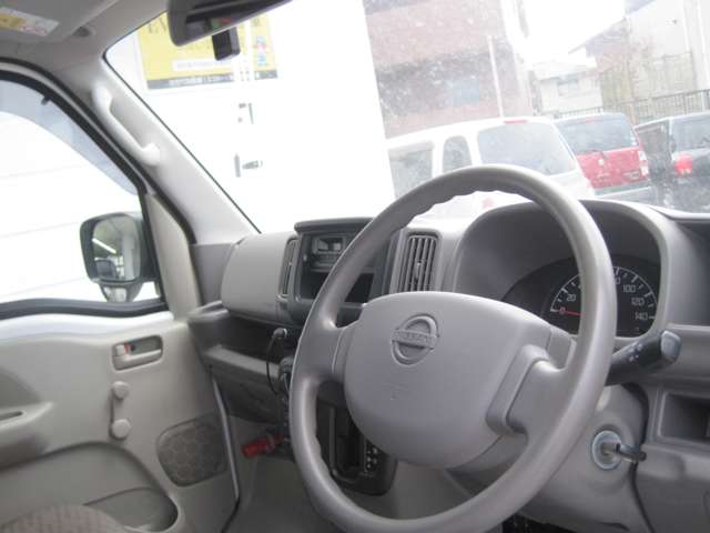 Nissan NV100 Clipper 9