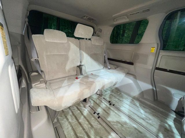 Toyota Alphard 11
