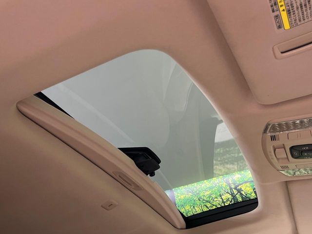 Toyota Alphard 3