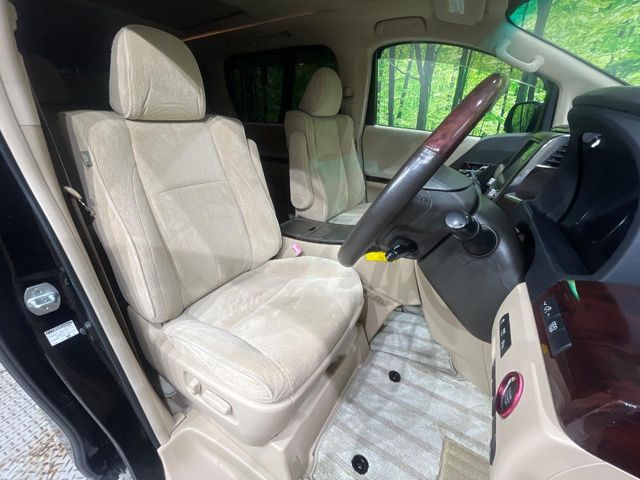 Toyota Alphard 9