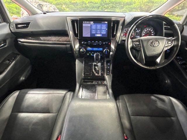 Toyota Alphard 2