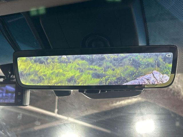 Toyota Alphard 6