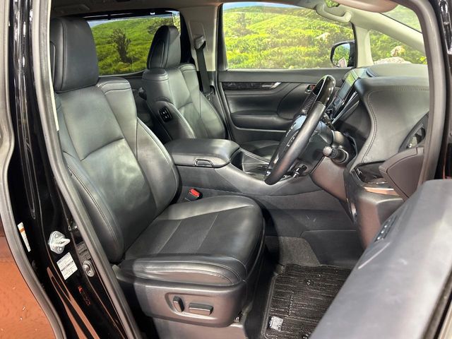 Toyota Alphard 8