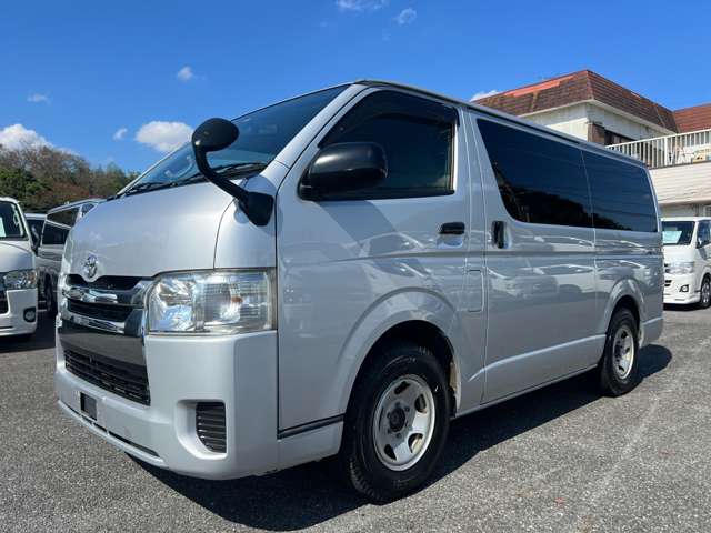 Toyota Hiace Van 7