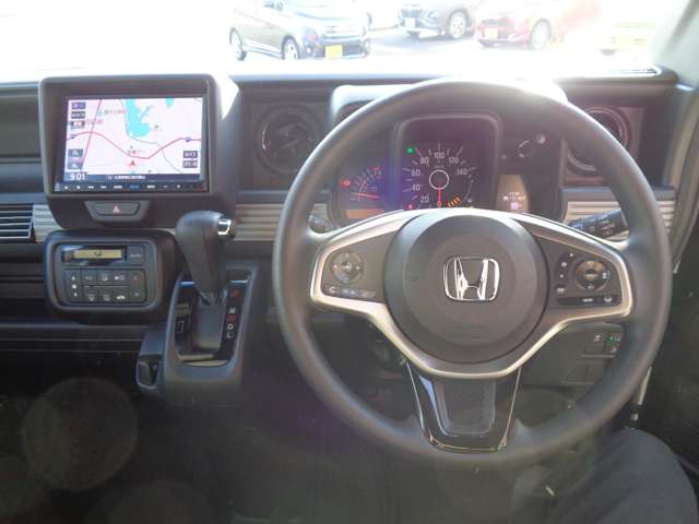 Honda N-VAN 12