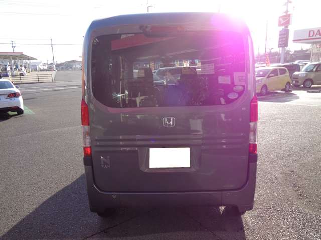 Honda N-VAN 8
