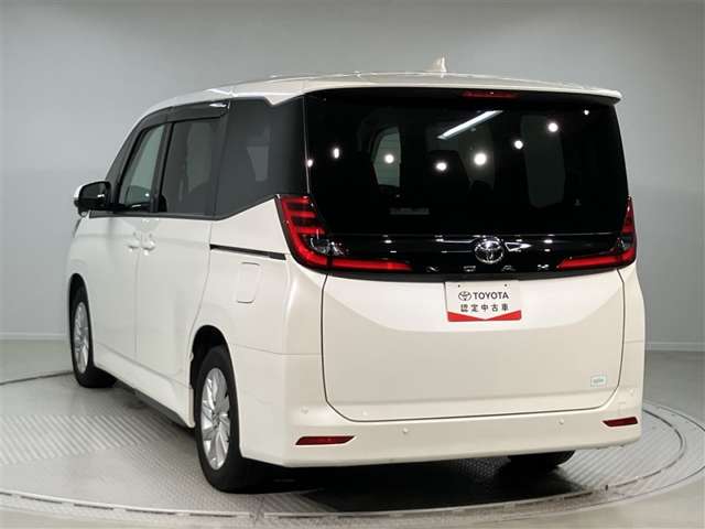 Toyota Noah 4