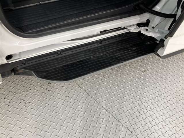 Toyota Noah 7