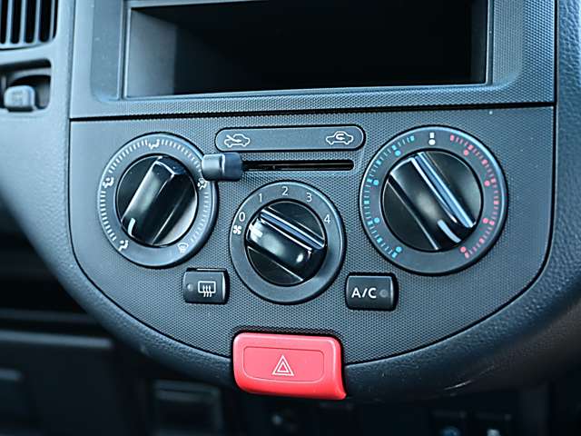 Nissan AD 12