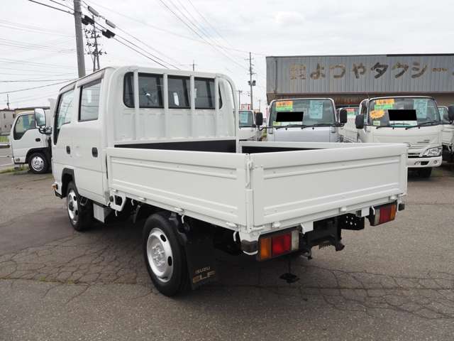 Isuzu Elf 6