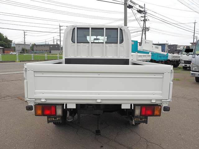 Isuzu Elf 7