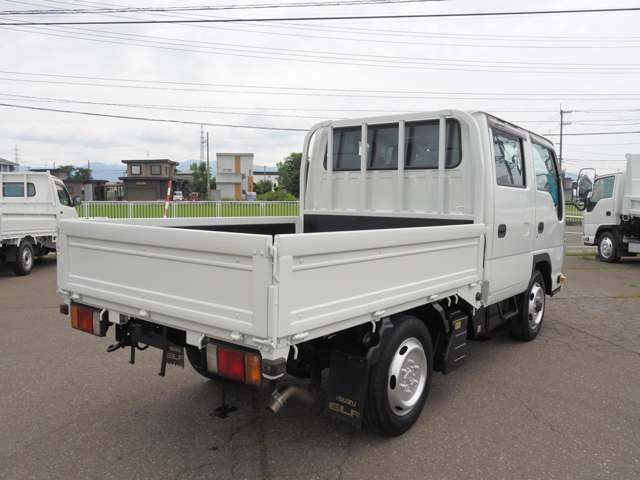 Isuzu Elf 8