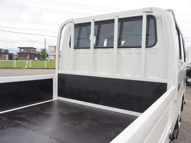 Isuzu Elf 9