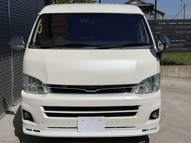 Toyota Hiace Van 12