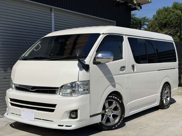 Toyota Hiace Van 6