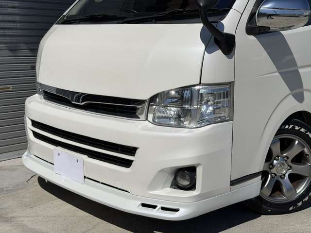 Toyota Hiace Van 10