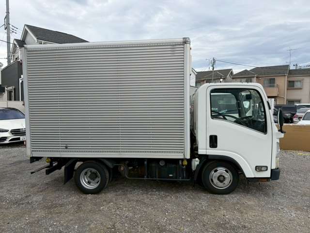 Isuzu Elf 9