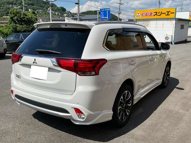 Mitsubishi Outlander PHEV 5