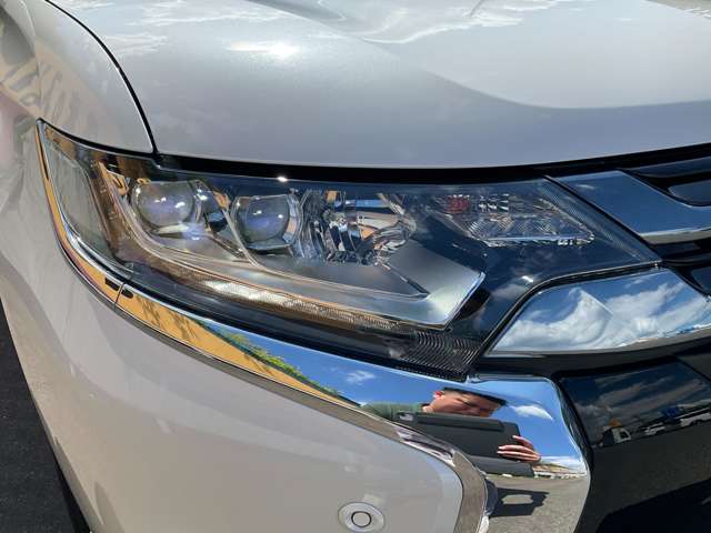 Mitsubishi Outlander PHEV 8