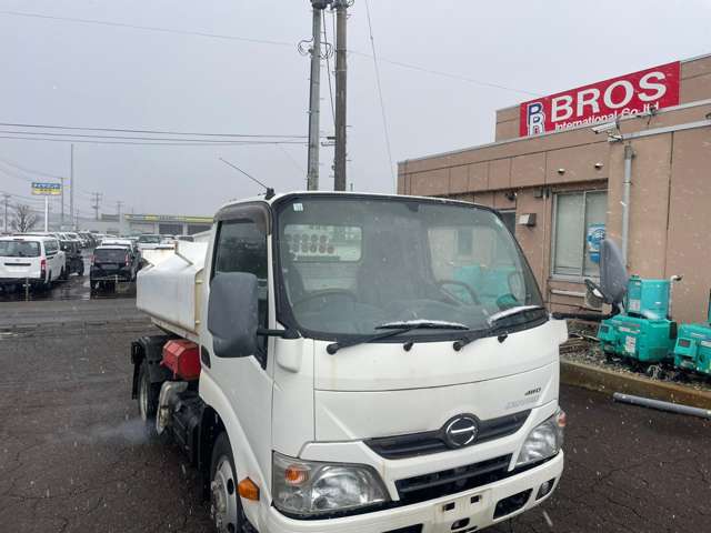Hino Dutro 3
