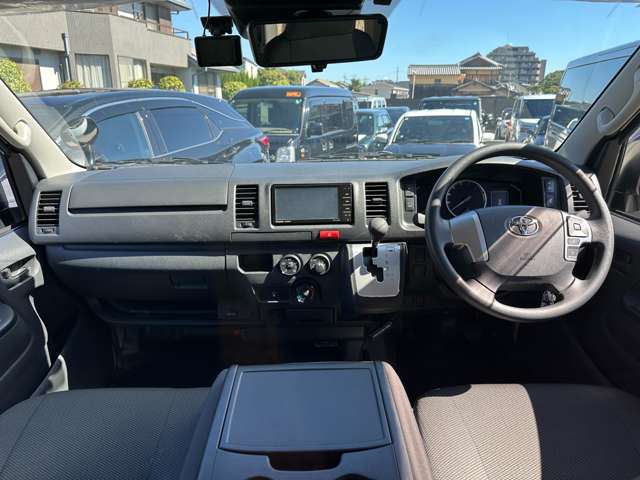 Toyota Hiace Van 2