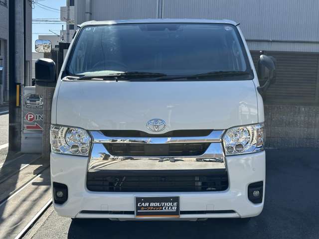 Toyota Hiace Van 5