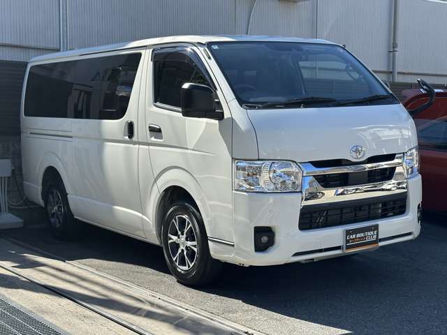 Toyota Hiace Van 6