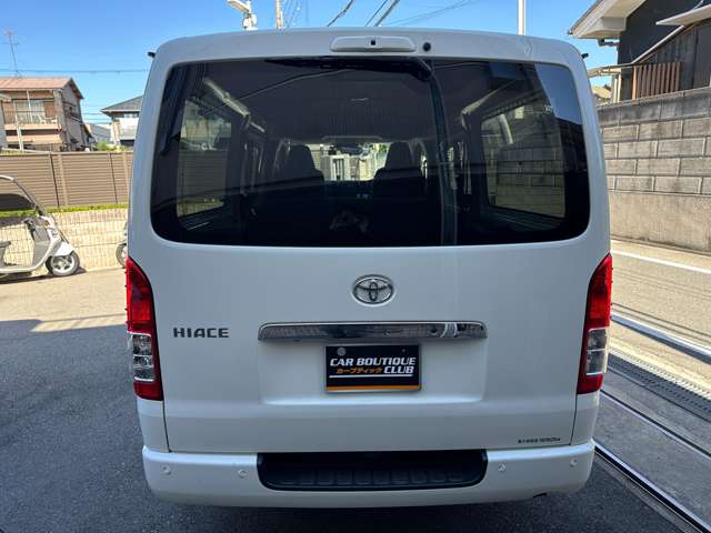 Toyota Hiace Van 9