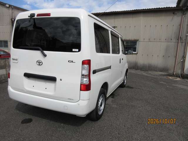 Toyota Town Ace Van 8