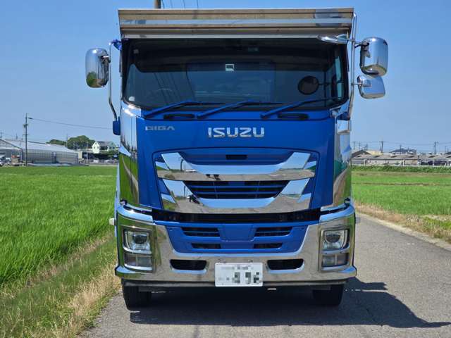 Isuzu Giga 2