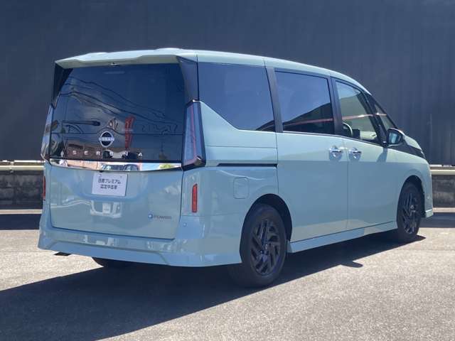 Nissan Serena 2
