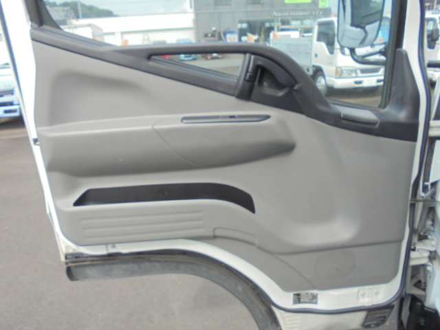 Mitsubishi Fuso Canter 4