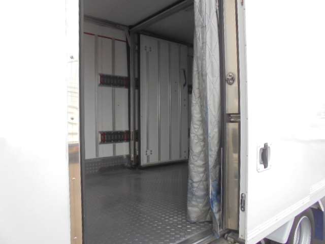 Mitsubishi Fuso Canter 9