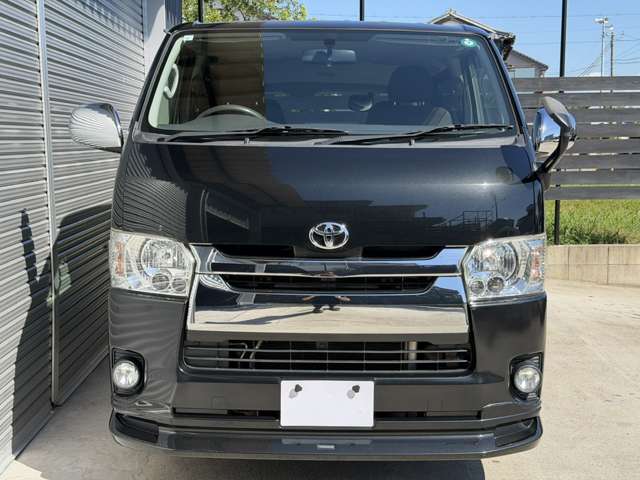 Toyota Hiace Van 11